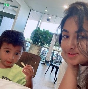 Meet your Posher, Saleshni